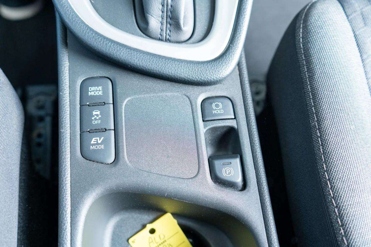 toyota-yaris-2022-hibrido-a-gasolina-1490cc
