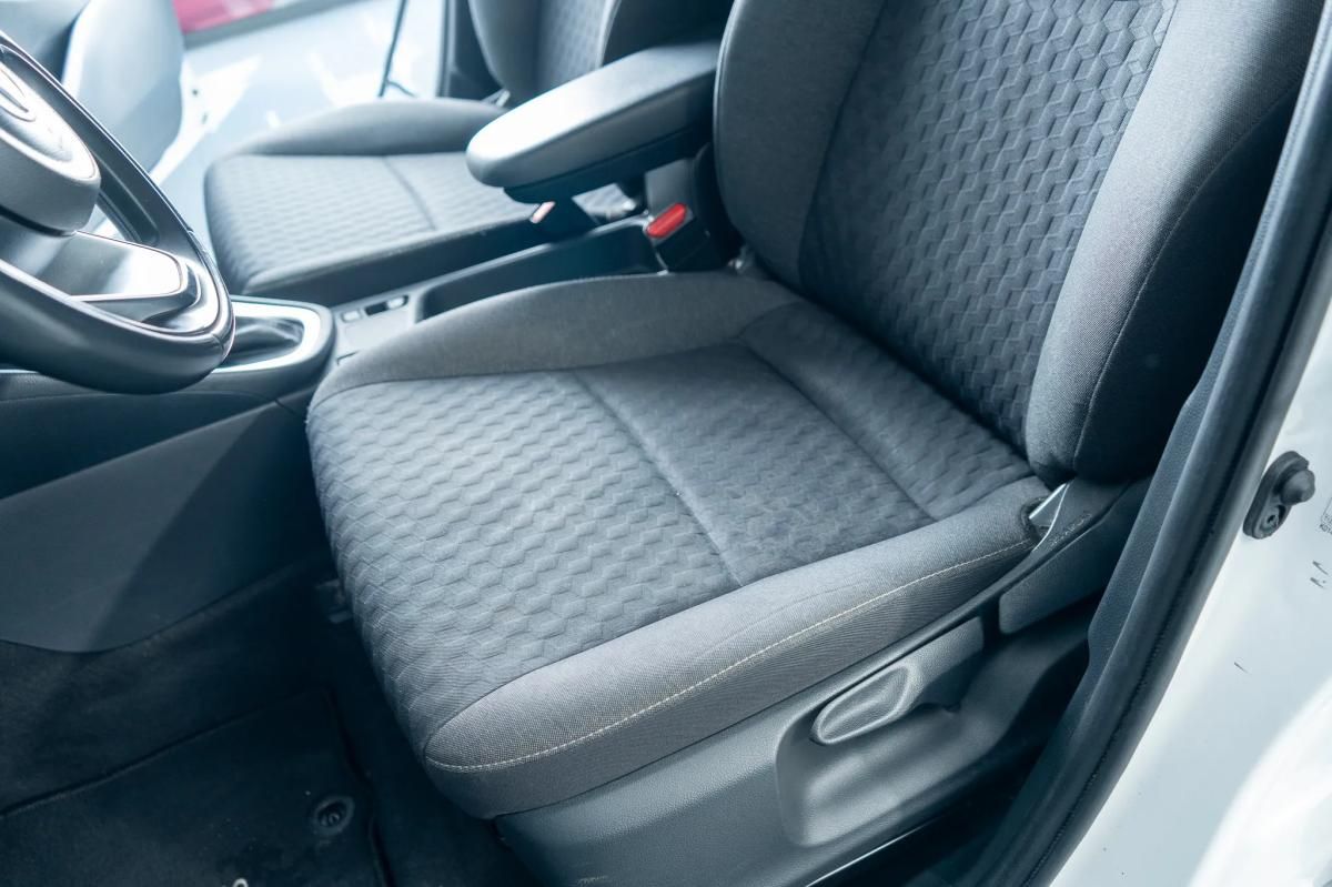 toyota-yaris-2022-hibrido-a-gasolina-1490cc