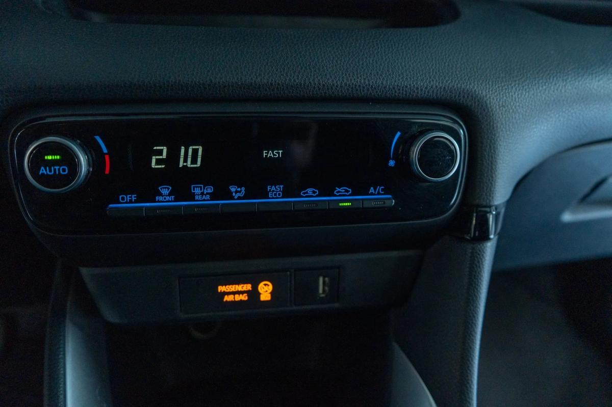 toyota-yaris-2022-hibrido-a-gasolina-1490cc