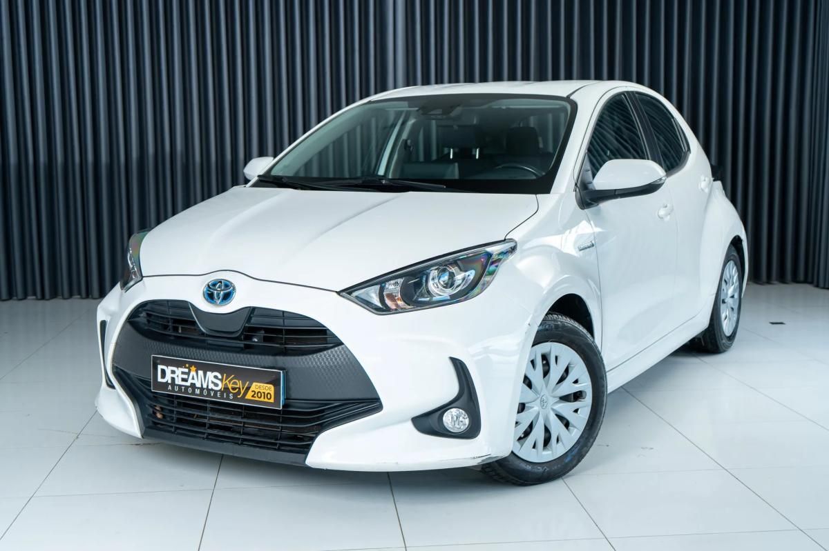 toyota-yaris-2022-hibrido-a-gasolina-1490cc