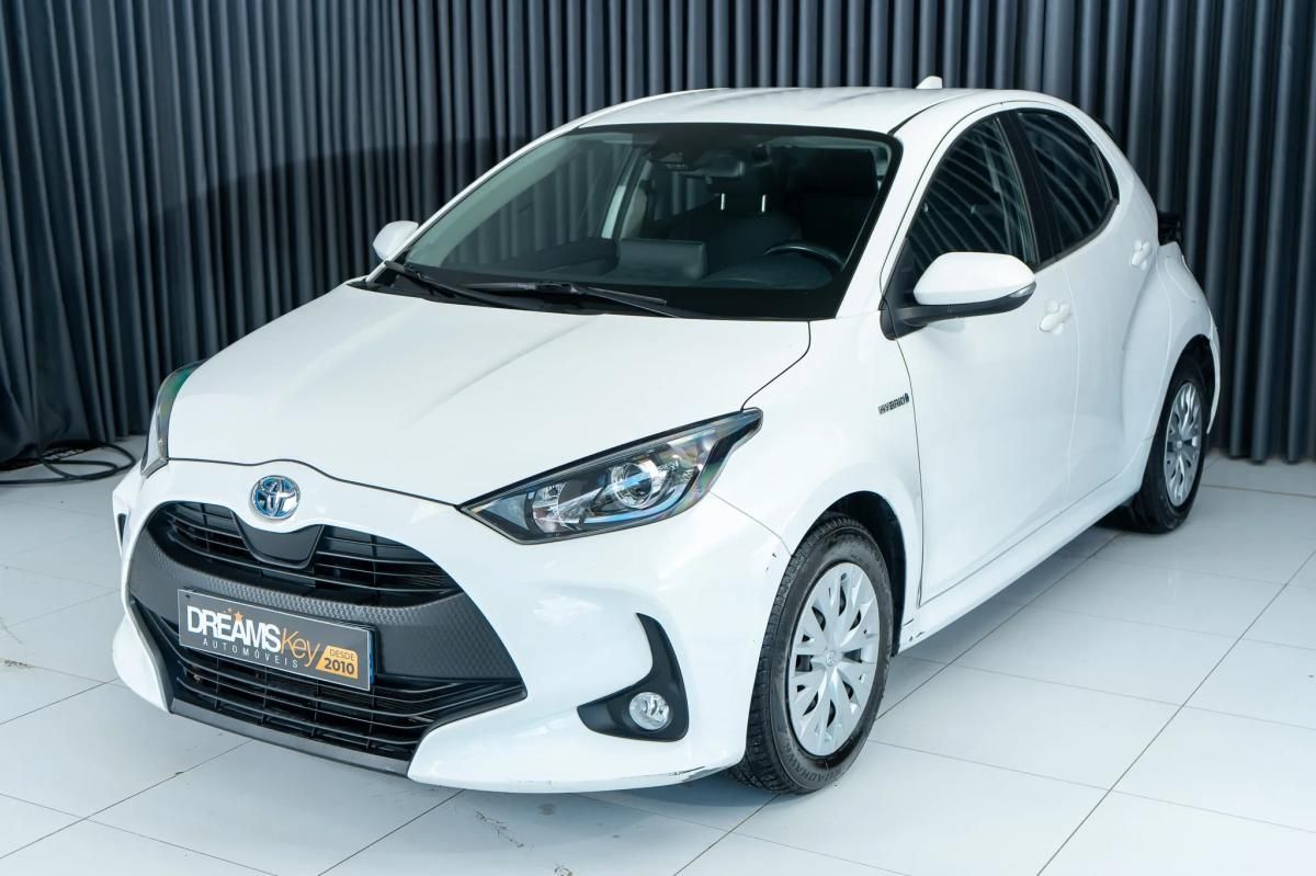 toyota-yaris-2022-hibrido-a-gasolina-1490cc