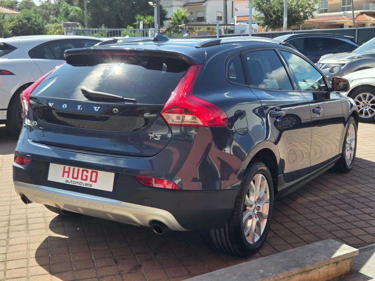 volvo-v40-cross-country-2017-gasolina-1498cc
