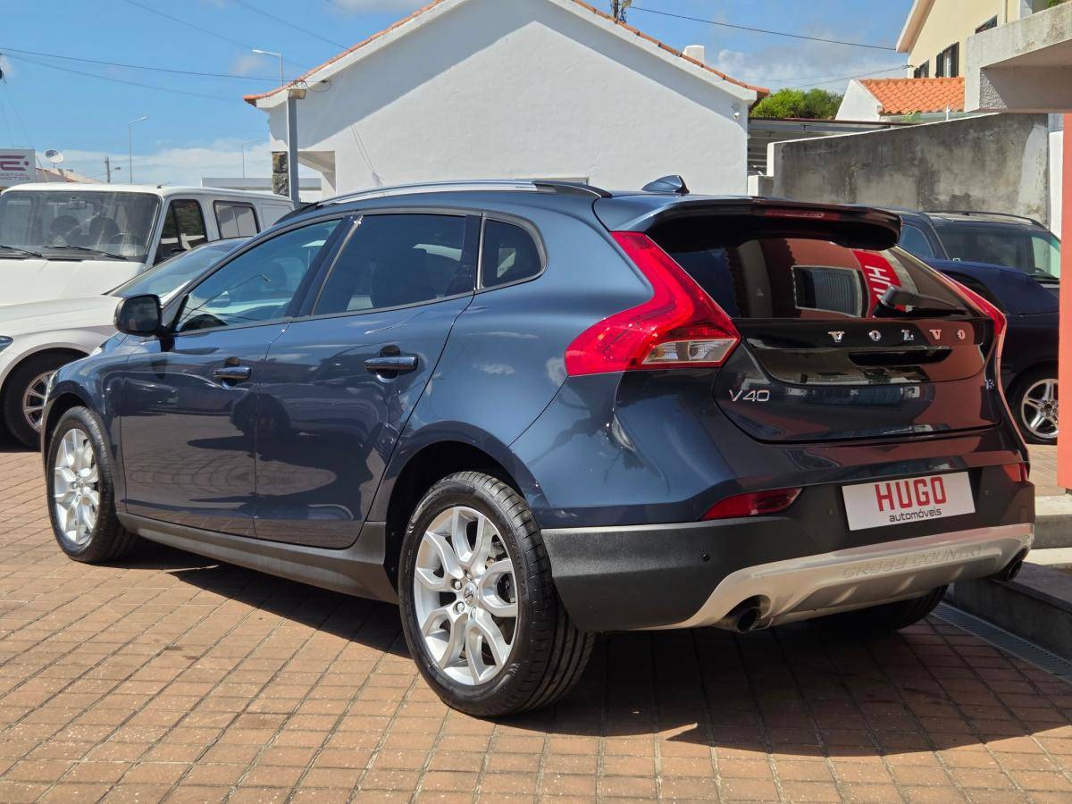 volvo-v40-cross-country-2017-gasolina-1498cc