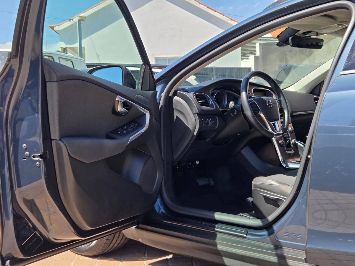 volvo-v40-cross-country-2017-gasolina-1498cc