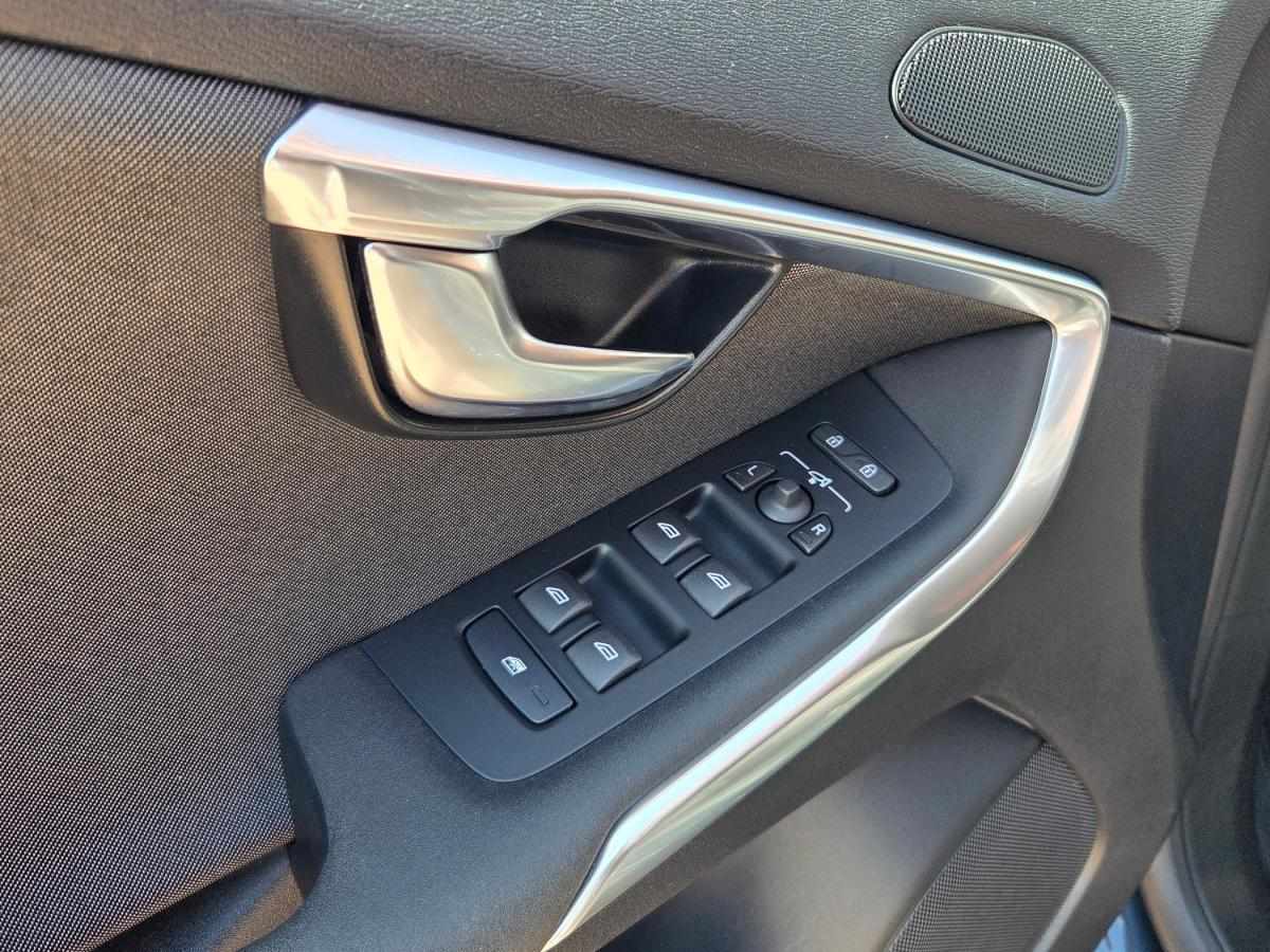 volvo-v40-cross-country-2017-gasolina-1498cc