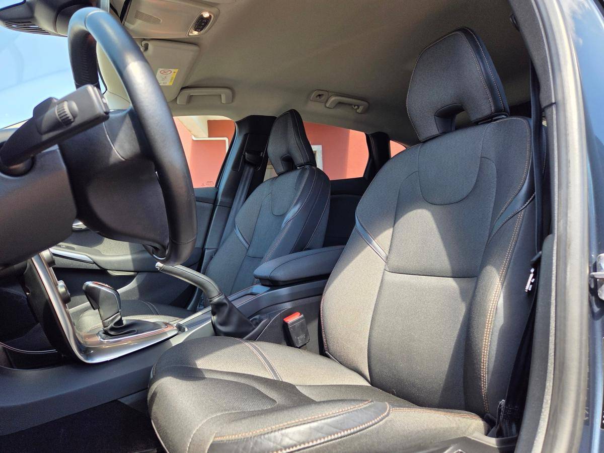 volvo-v40-cross-country-2017-gasolina-1498cc