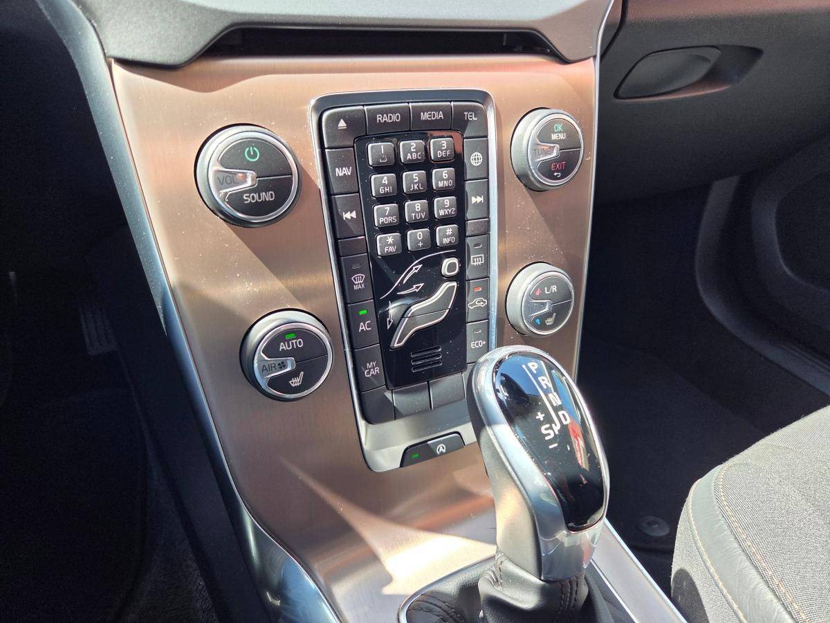 volvo-v40-cross-country-2017-gasolina-1498cc