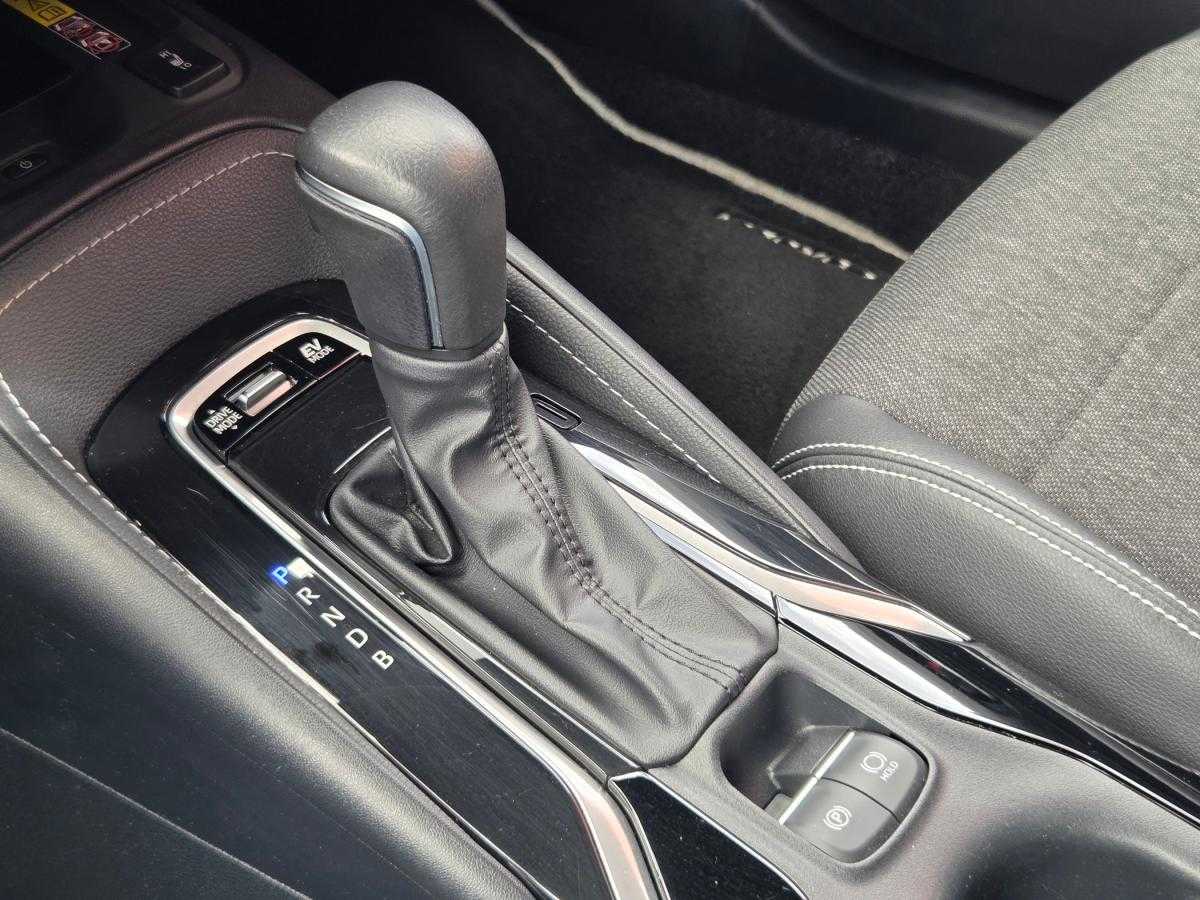 toyota-corolla-2023-hibrido-a-gasolina-1798cc
