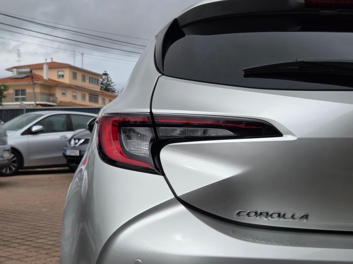 toyota-corolla-2023-hibrido-a-gasolina-1798cc