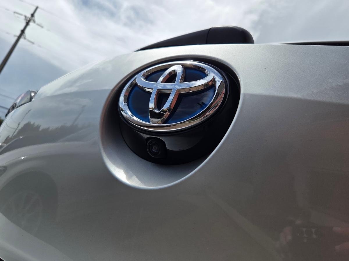 toyota-corolla-2023-hibrido-a-gasolina-1798cc