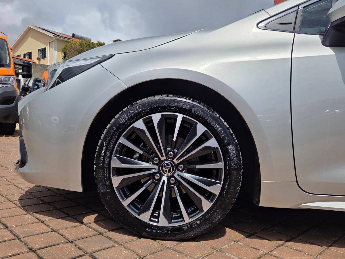 toyota-corolla-2023-hibrido-a-gasolina-1798cc