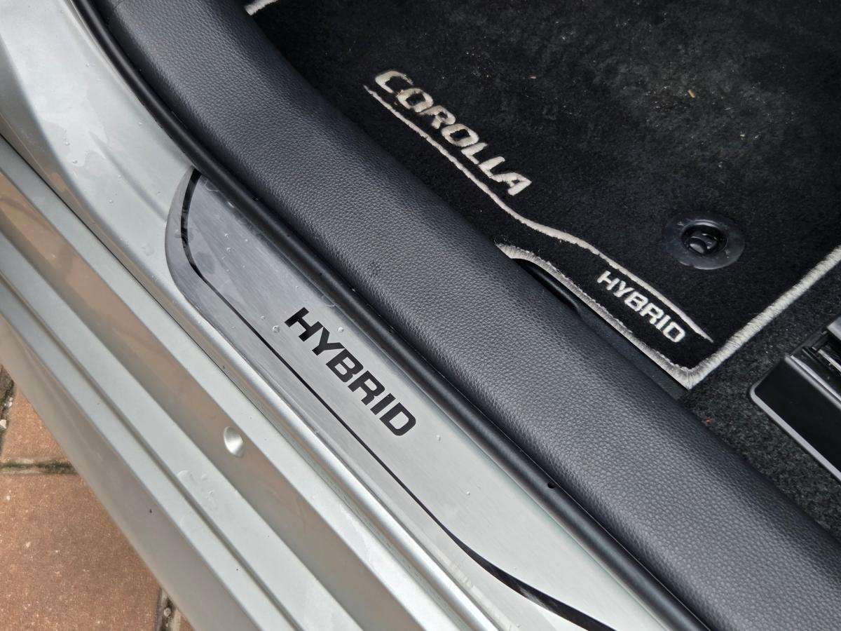 toyota-corolla-2023-hibrido-a-gasolina-1798cc