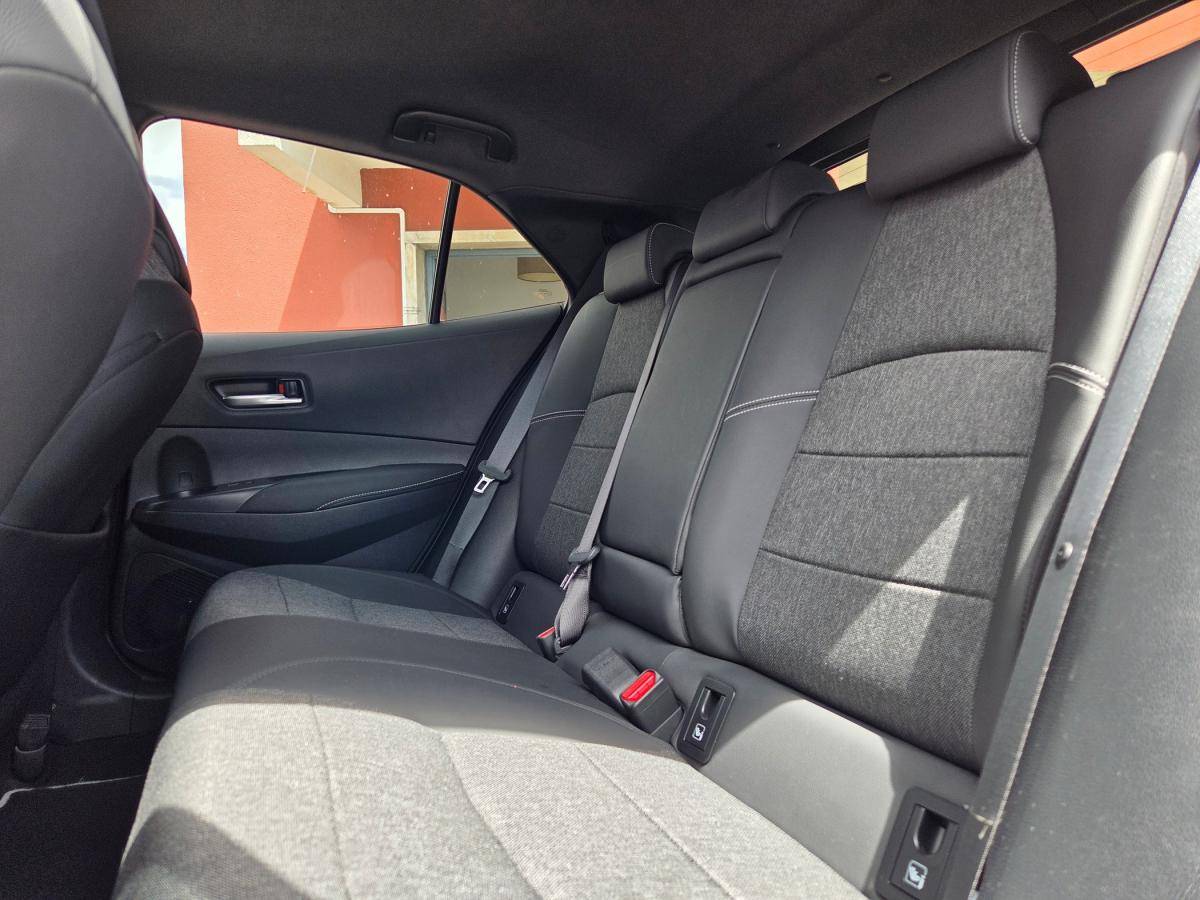 toyota-corolla-2023-hibrido-a-gasolina-1798cc