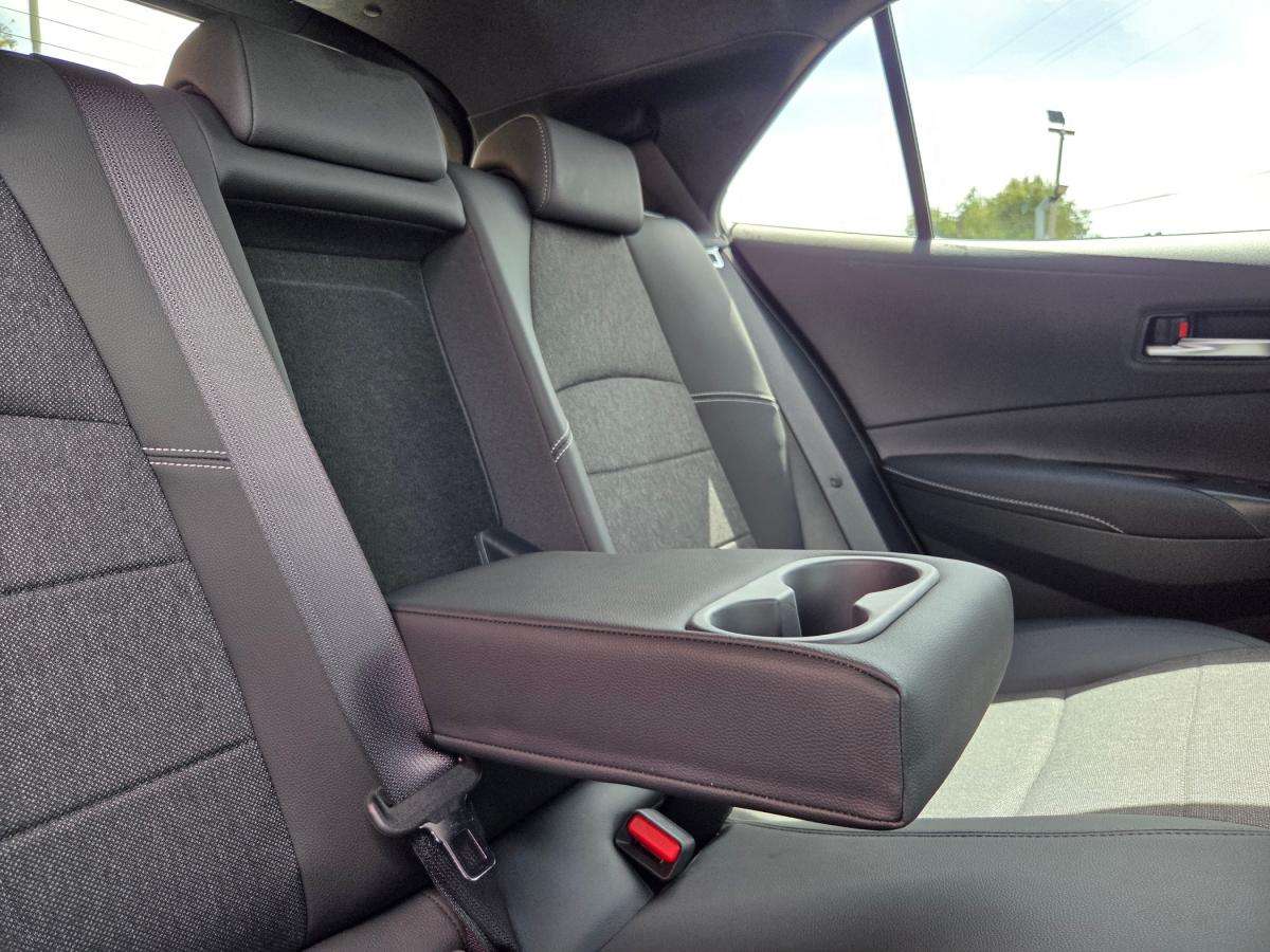 toyota-corolla-2023-hibrido-a-gasolina-1798cc