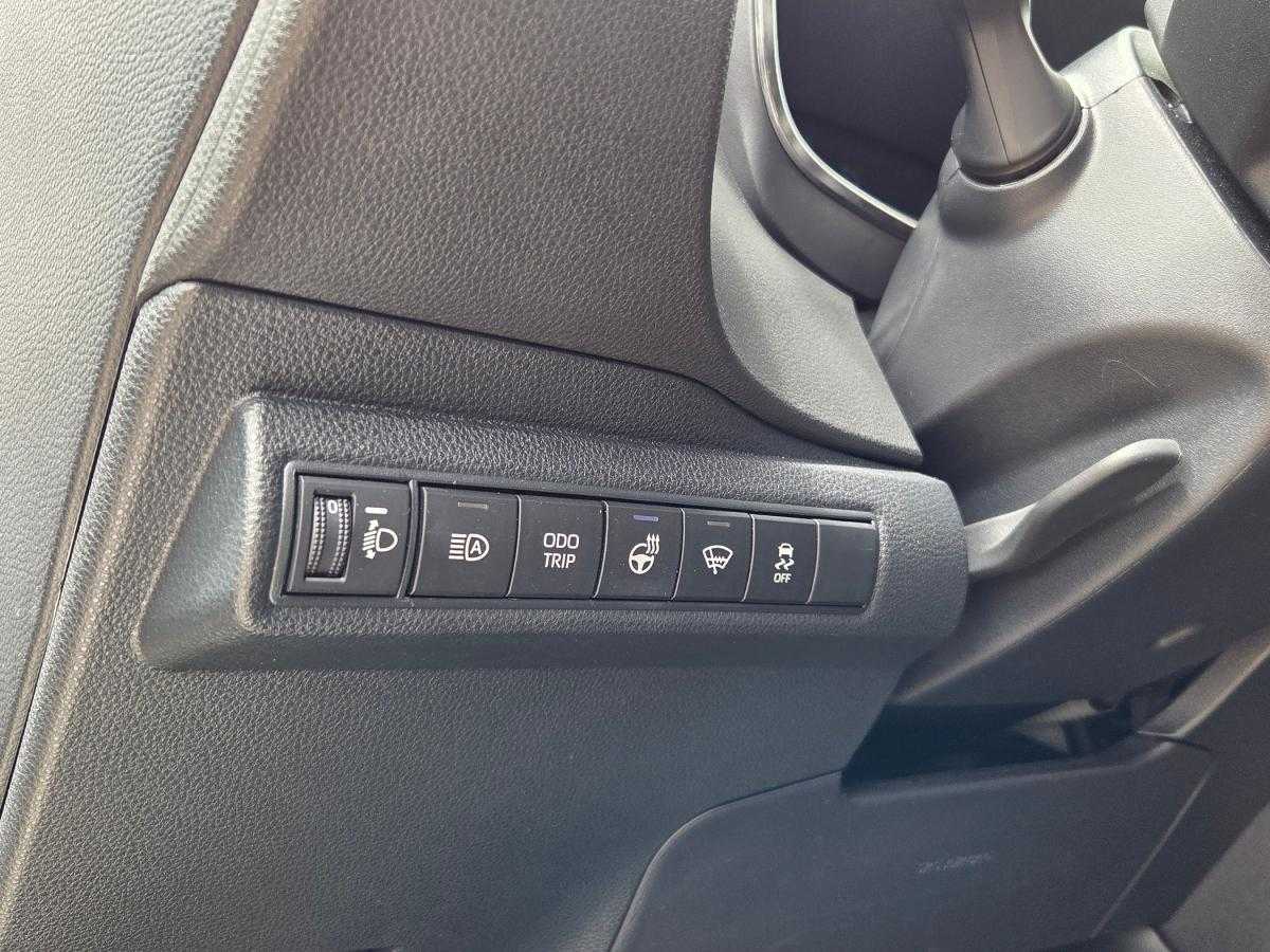 toyota-corolla-2023-hibrido-a-gasolina-1798cc