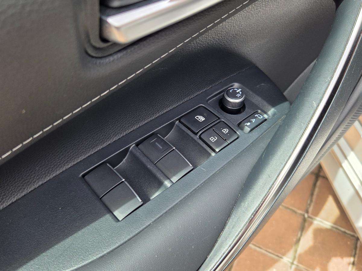 toyota-corolla-2023-hibrido-a-gasolina-1798cc