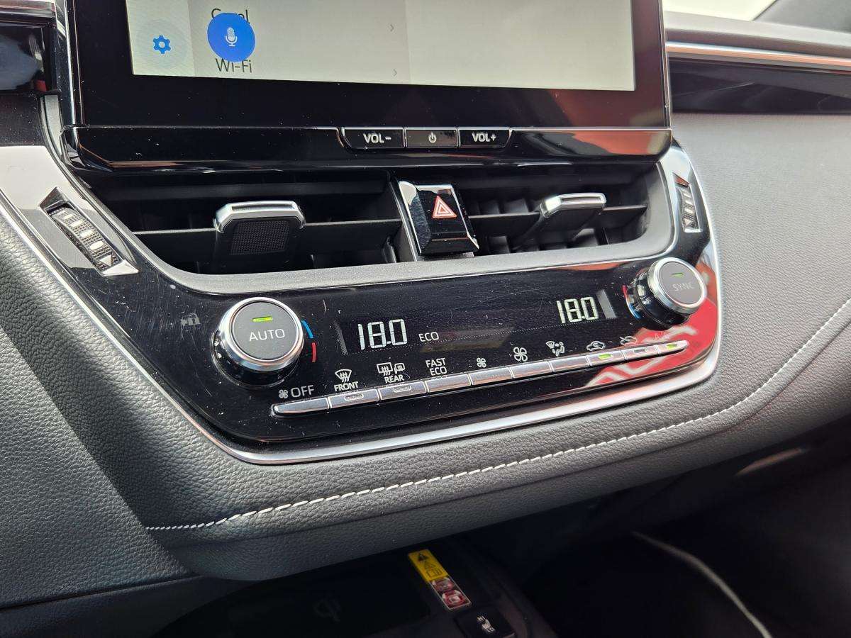 toyota-corolla-2023-hibrido-a-gasolina-1798cc