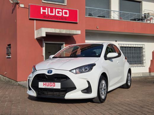 toyota-yaris-2023-hibrido-a-gasolina-1490cc