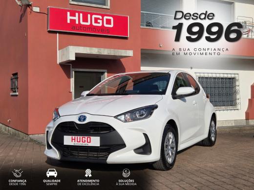 toyota-yaris-2023-hibrido-a-gasolina-1490cc