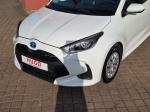 toyota-yaris-2023-hibrido-a-gasolina-1490cc
