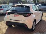 toyota-yaris-2023-hibrido-a-gasolina-1490cc