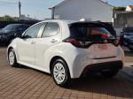 toyota-yaris-2023-hibrido-a-gasolina-1490cc