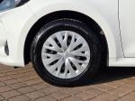 toyota-yaris-2023-hibrido-a-gasolina-1490cc