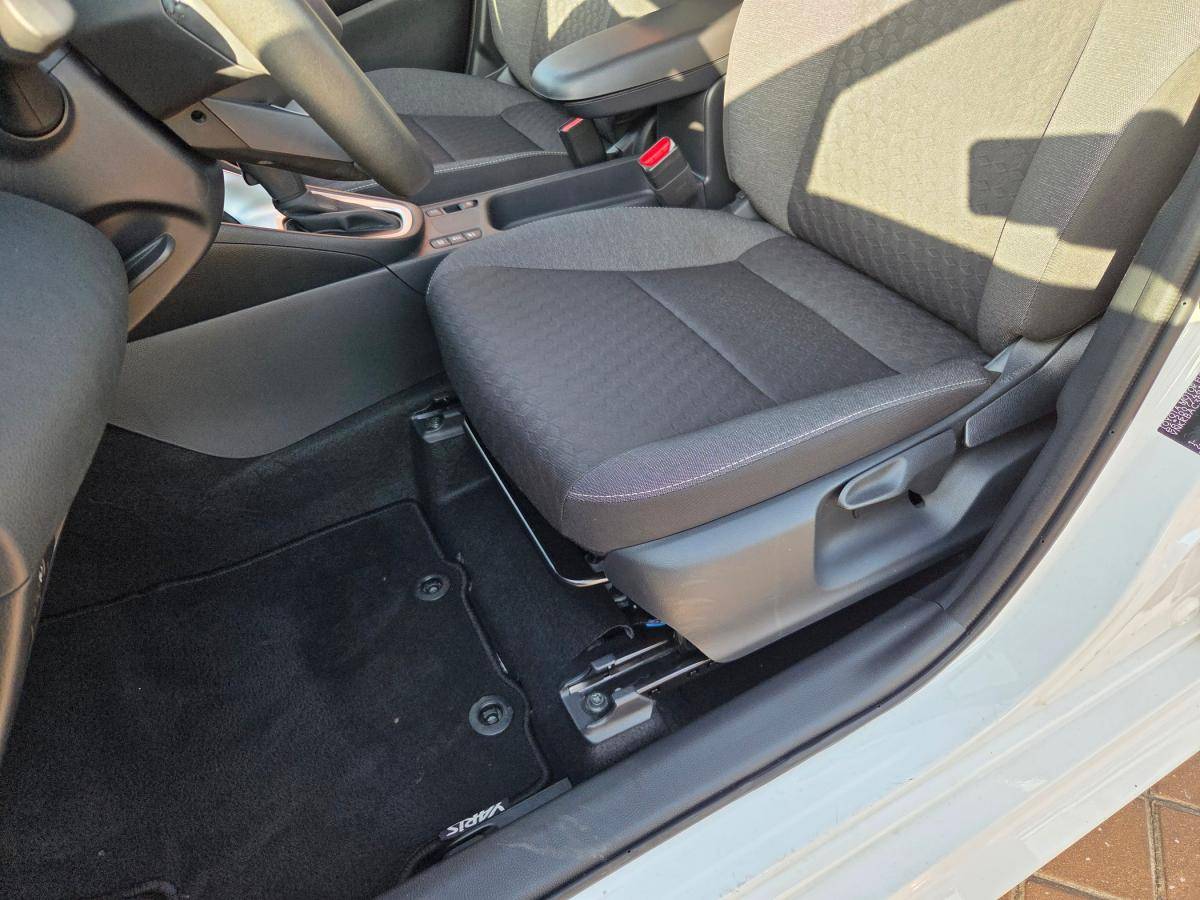 toyota-yaris-2023-hibrido-a-gasolina-1490cc