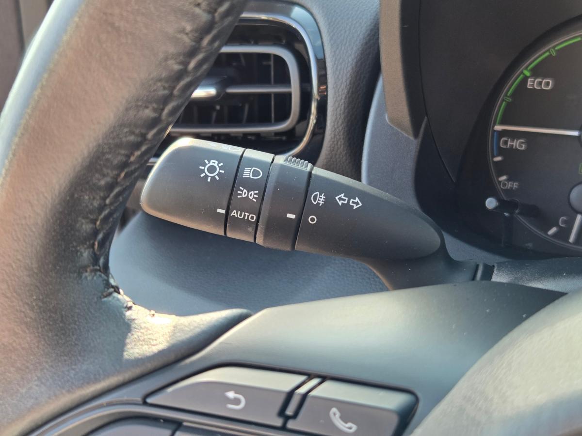toyota-yaris-2023-hibrido-a-gasolina-1490cc