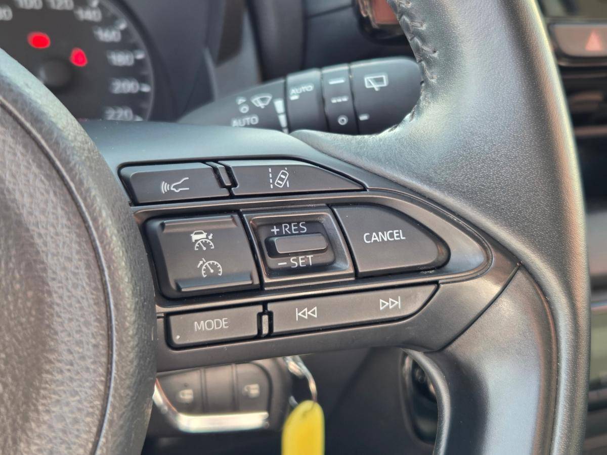 toyota-yaris-2023-hibrido-a-gasolina-1490cc