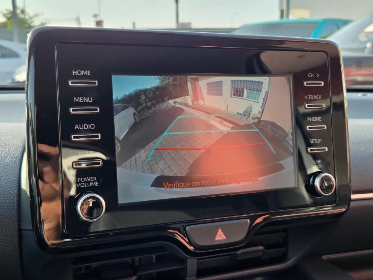 toyota-yaris-2023-hibrido-a-gasolina-1490cc