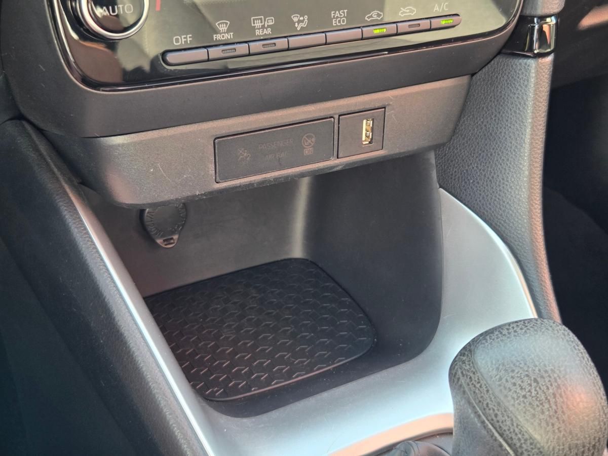 toyota-yaris-2023-hibrido-a-gasolina-1490cc