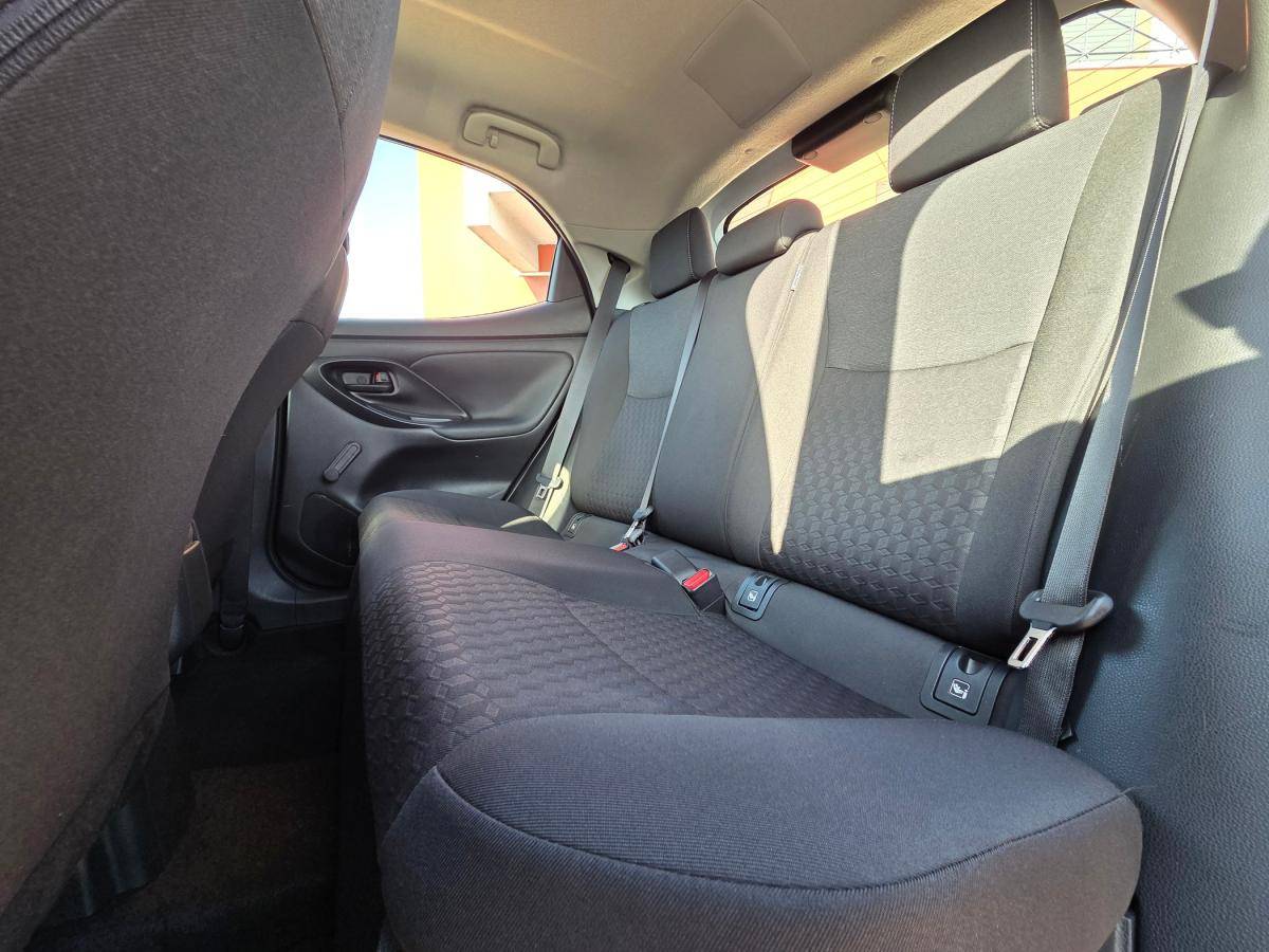 toyota-yaris-2023-hibrido-a-gasolina-1490cc