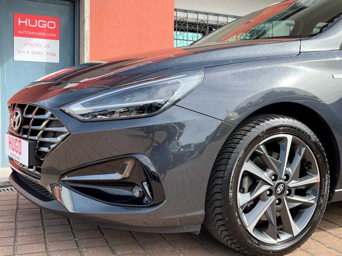 hyundai-i30-sw-2023-hibrido-a-gasolina-998cc