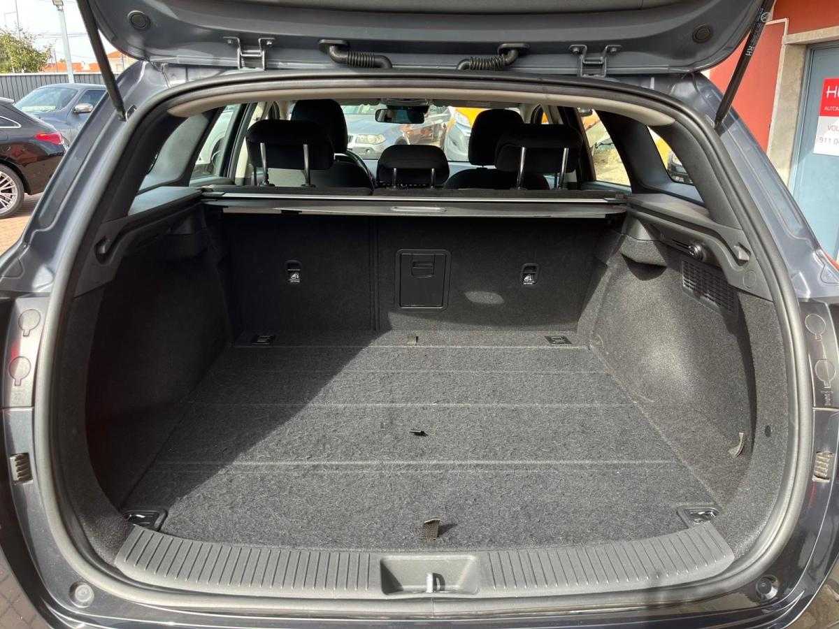 hyundai-i30-sw-2023-hibrido-a-gasolina-998cc
