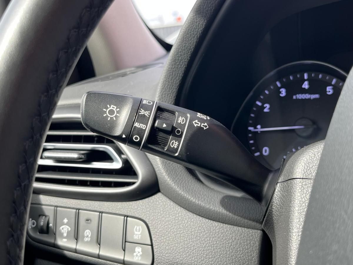 hyundai-i30-sw-2023-hibrido-a-gasolina-998cc