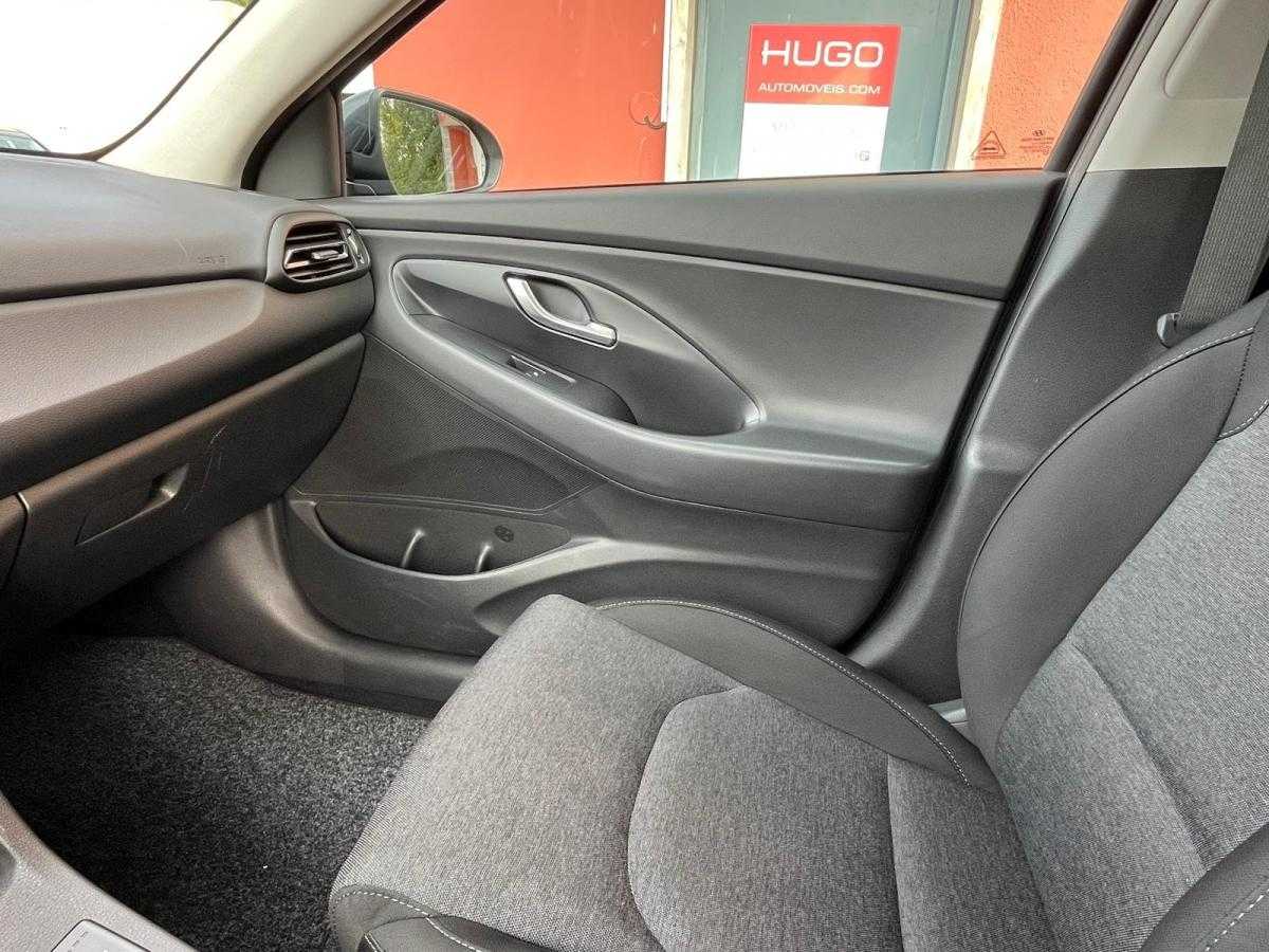 hyundai-i30-sw-2023-hibrido-a-gasolina-998cc