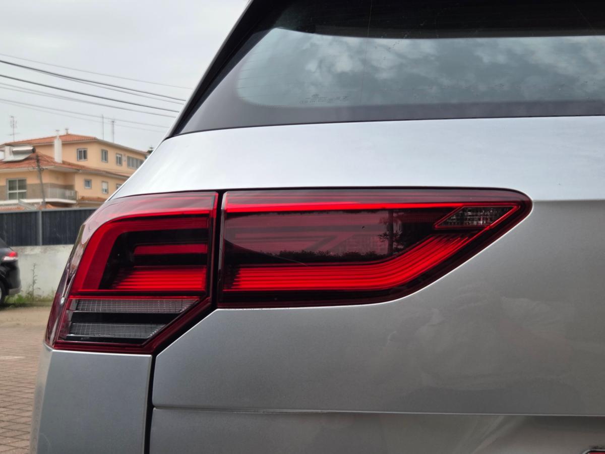 volkswagen-golf-variant-2022-diesel-1968cc