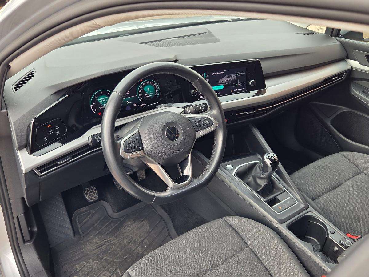 volkswagen-golf-variant-2022-diesel-1968cc