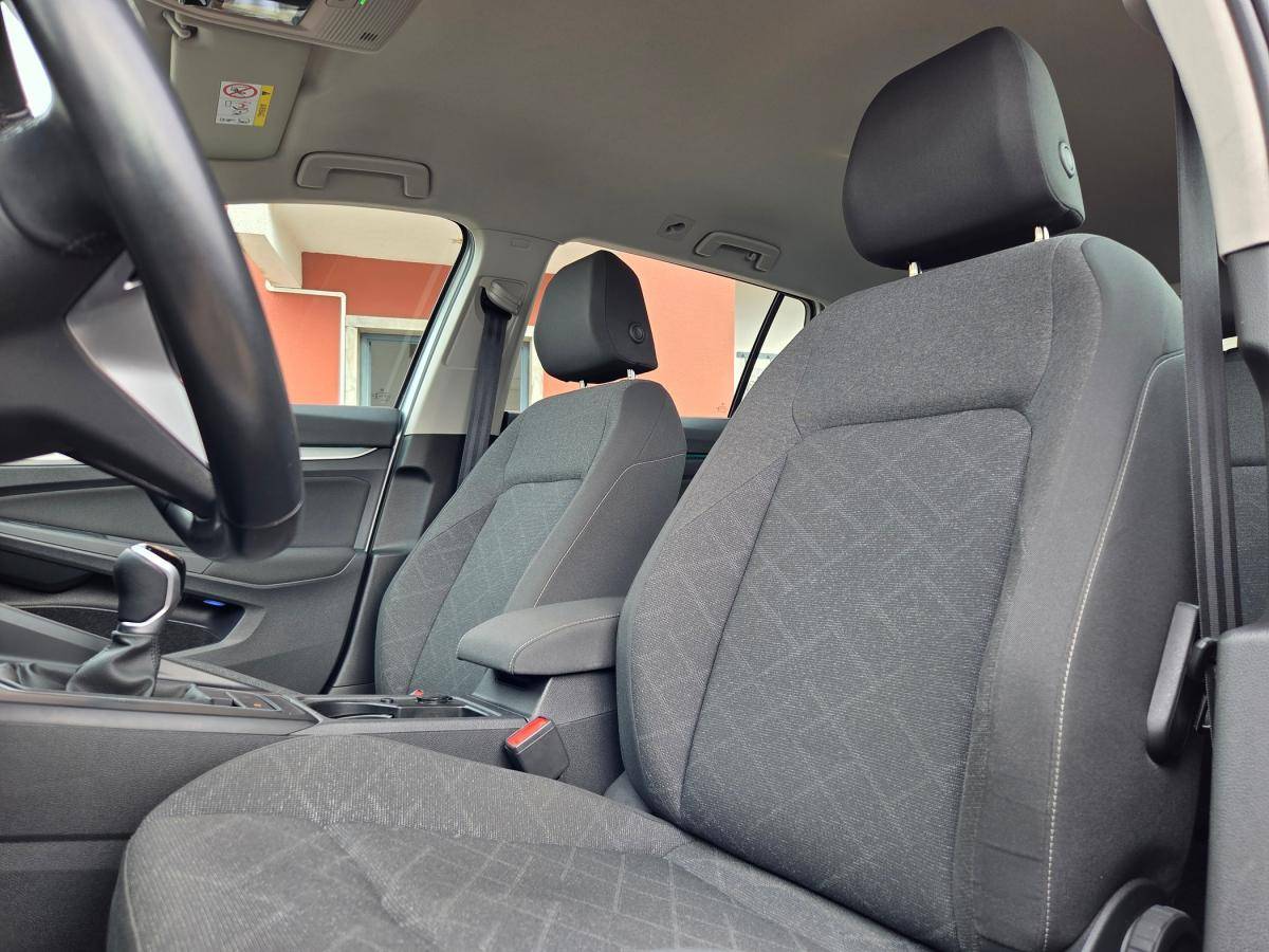 volkswagen-golf-variant-2022-diesel-1968cc