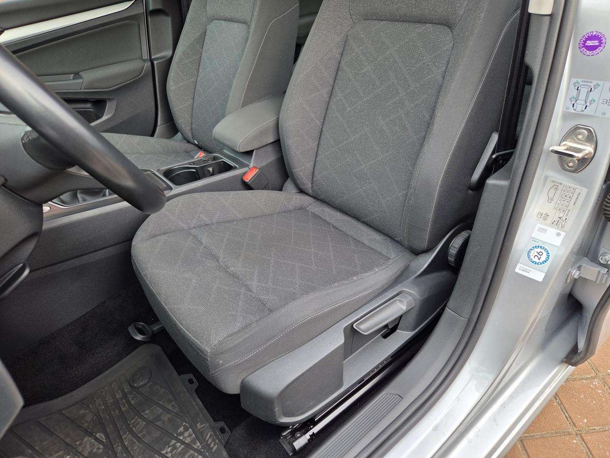 volkswagen-golf-variant-2022-diesel-1968cc