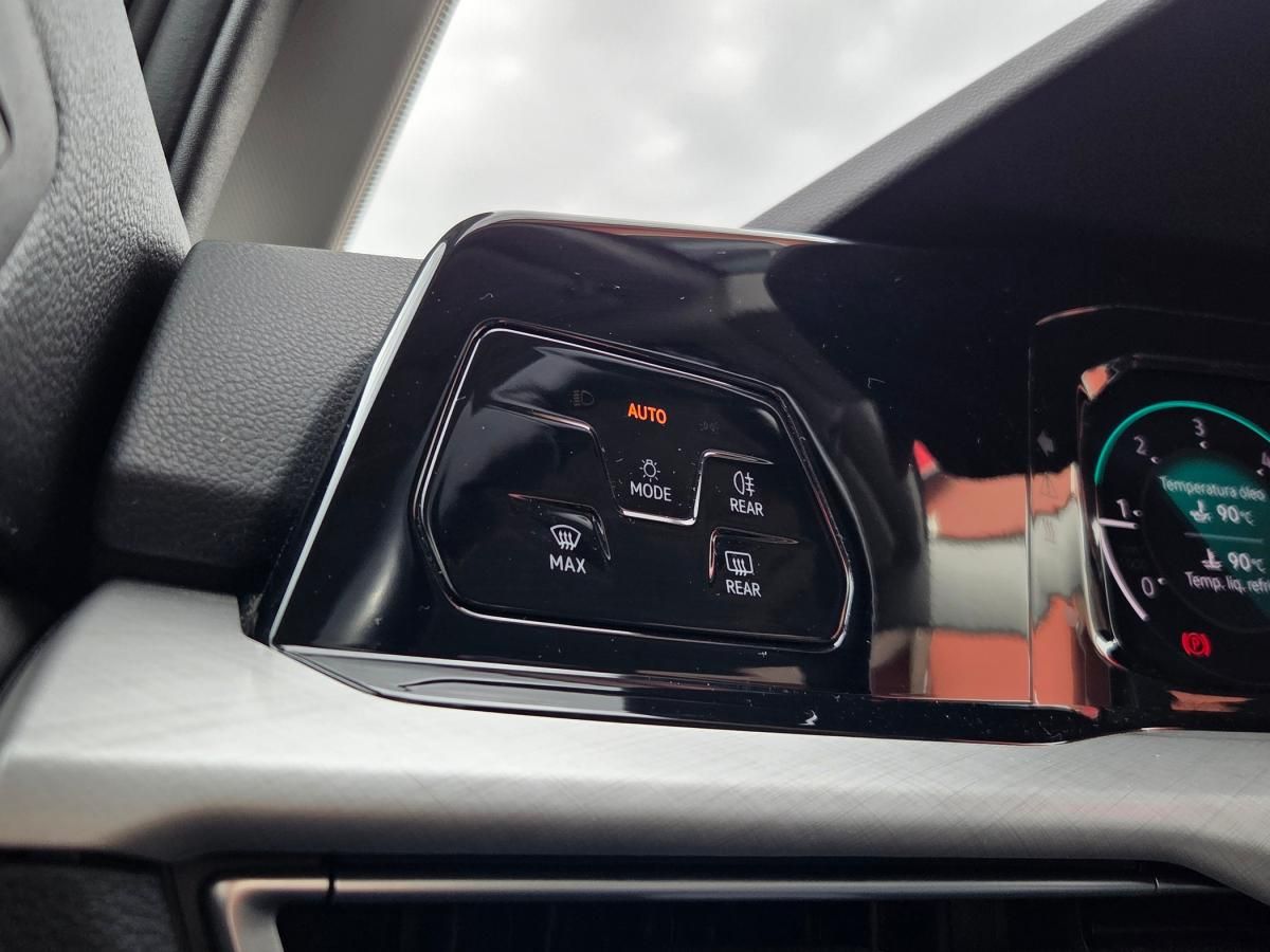 volkswagen-golf-variant-2022-diesel-1968cc