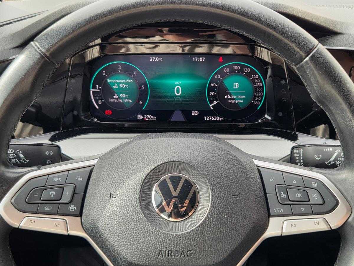 volkswagen-golf-variant-2022-diesel-1968cc