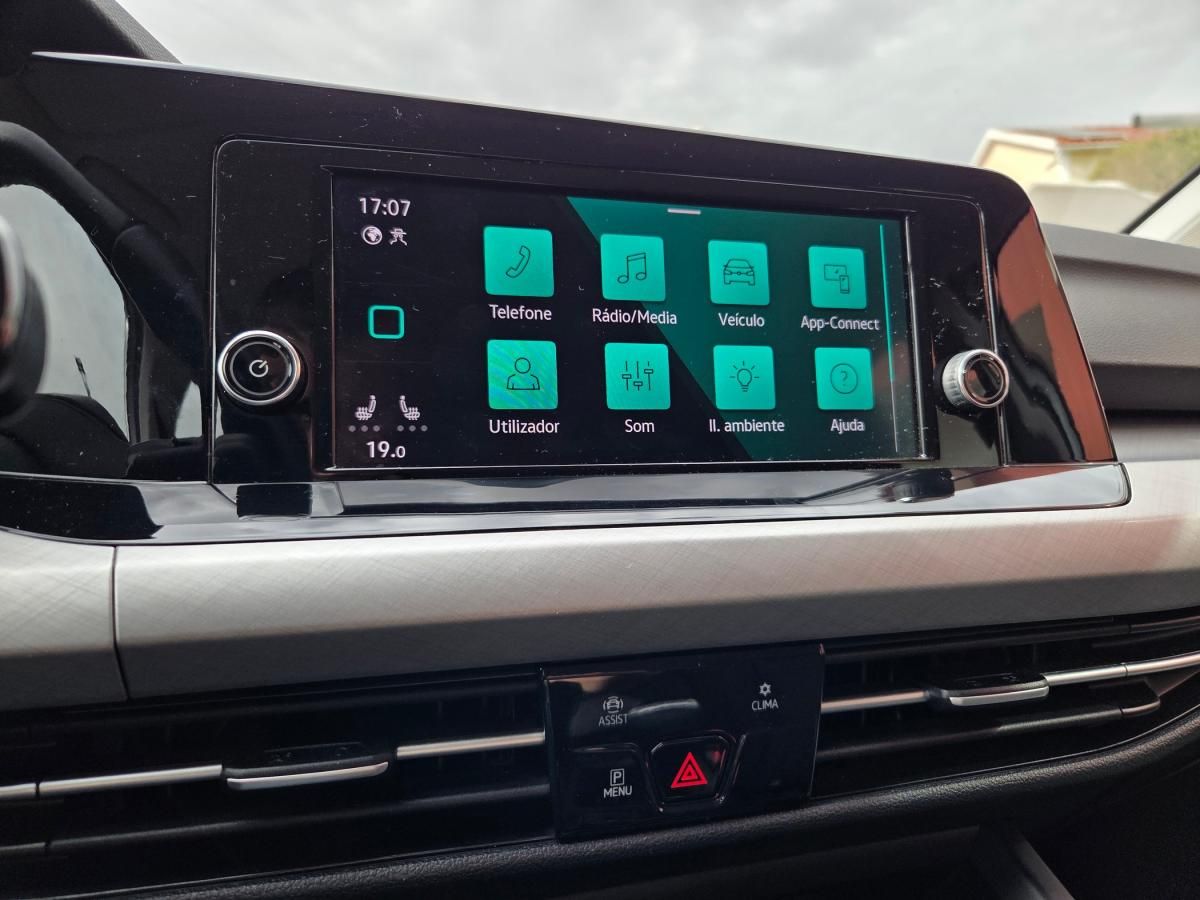volkswagen-golf-variant-2022-diesel-1968cc