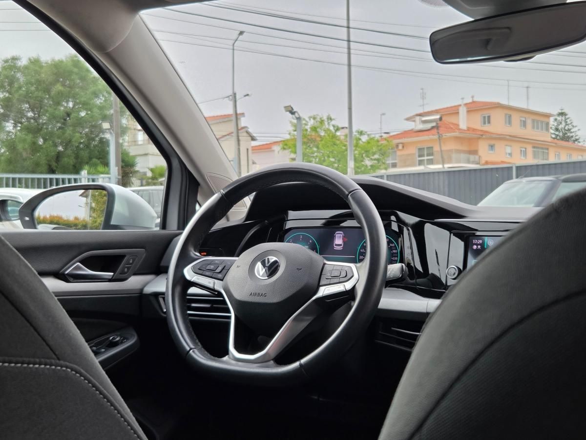volkswagen-golf-variant-2022-diesel-1968cc