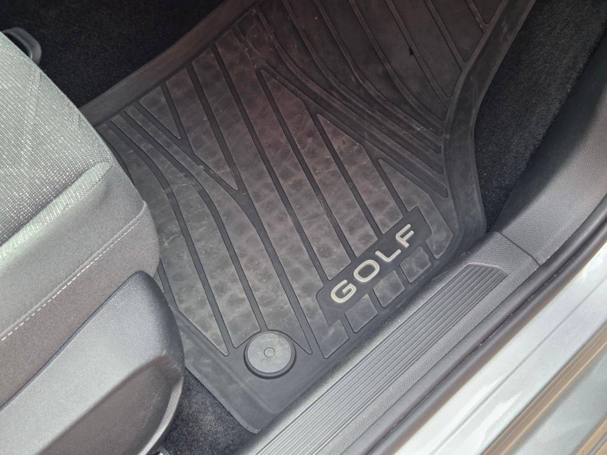 volkswagen-golf-variant-2022-diesel-1968cc