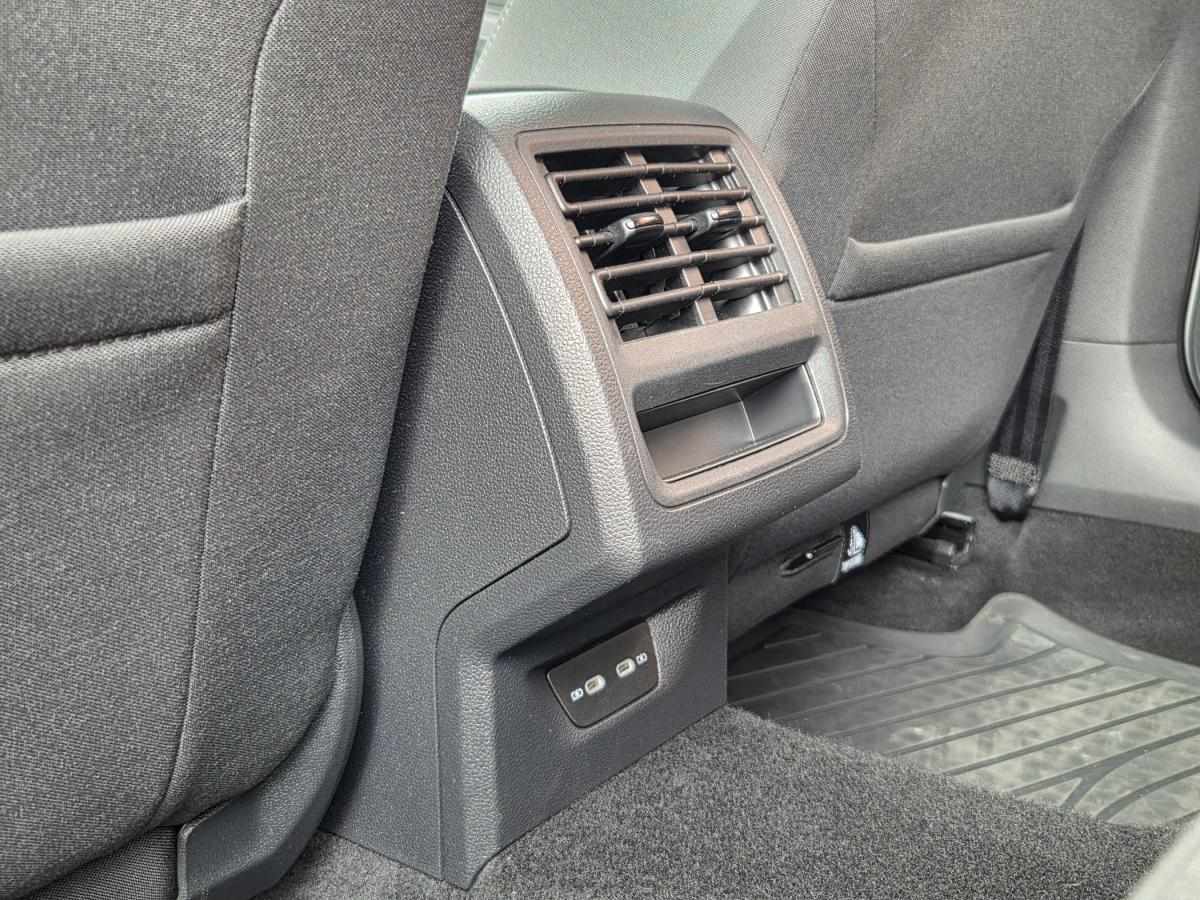 volkswagen-golf-variant-2022-diesel-1968cc