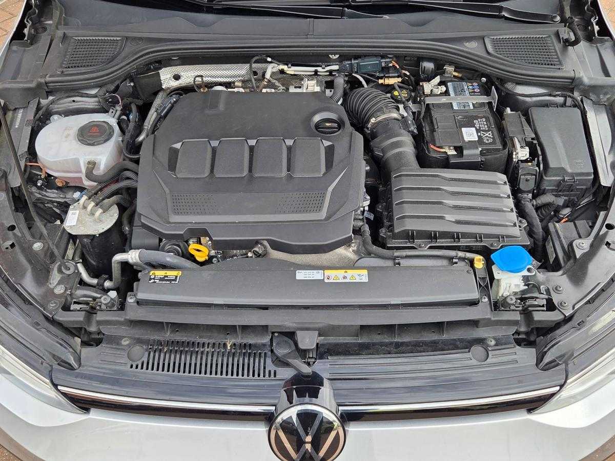 volkswagen-golf-variant-2022-diesel-1968cc