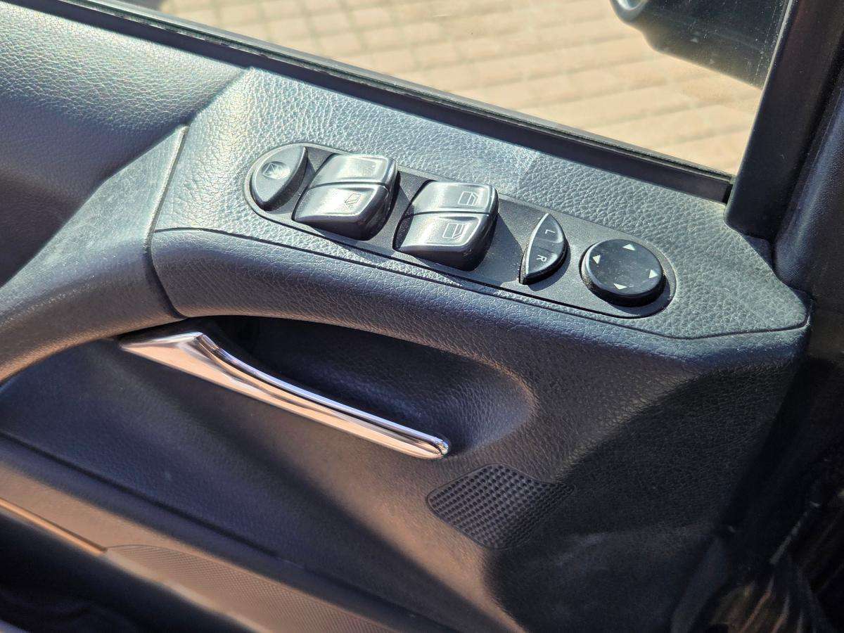 mercedes-benz-viano-2026-diesel-2143cc
