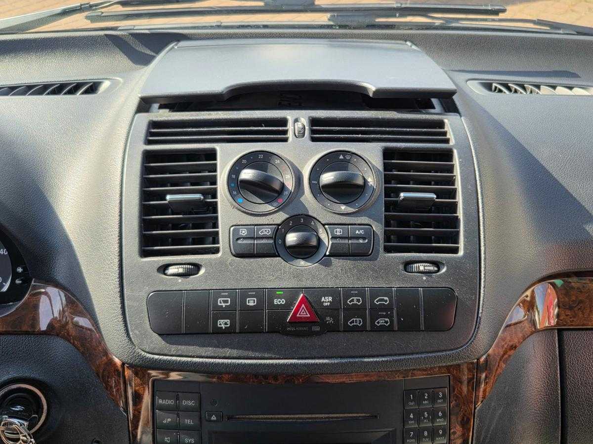mercedes-benz-viano-2026-diesel-2143cc